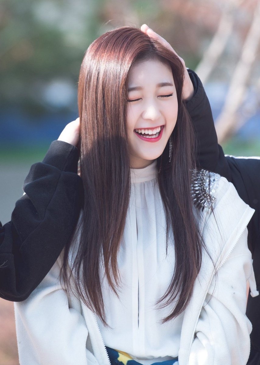 belnote12's tweet photo. Happy birthday to LOONA's sunshine Choerry💜
We wish for your happiness on this day and forever, thank you for having always a bright smile on your face, orbits love you so much💜💜
#HappyChoerryDay #CHOERRYDAY #Choerry #최리 #LOONA #이달의소녀 https://t.co/0HRyj2sNBW