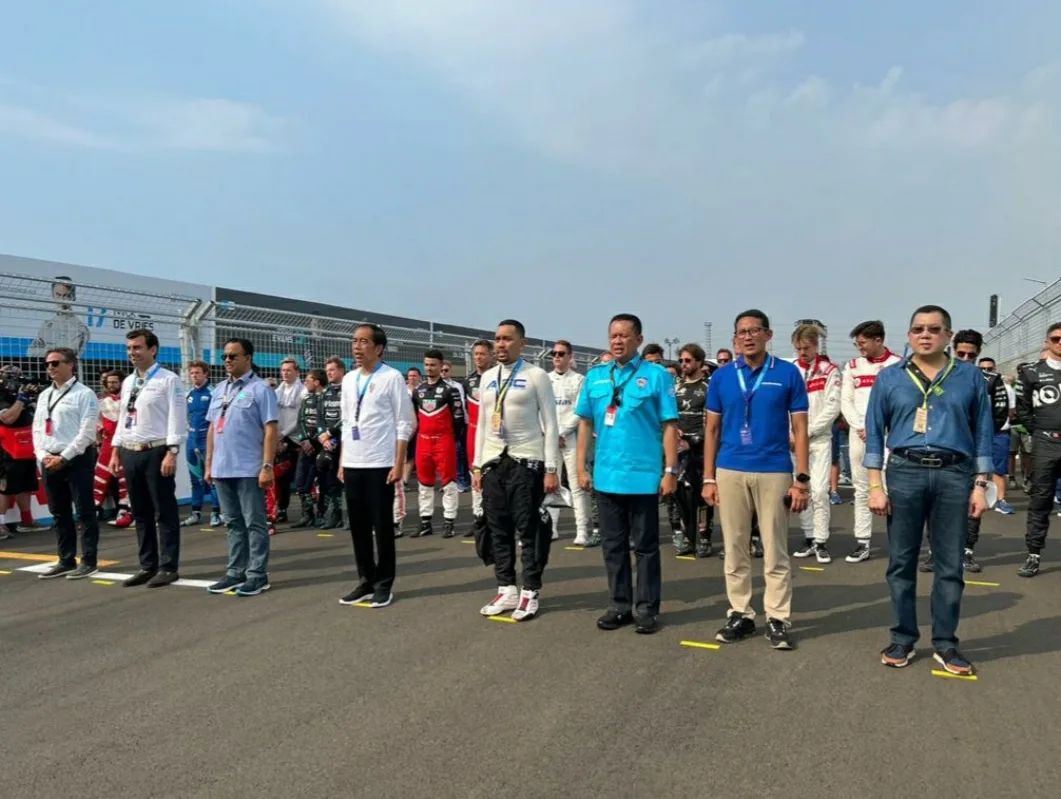 PartaiPerindo's tweet photo. Selamat dan sukses atas penyelenggaraan ABB FIA Formula E World Championship di Sirkuit Formula E Ancol Jakarta Utara
#PerindoUpdate #PartaiPerindo #Perindo #UntukIndonesiaSejahtera #PartaiMilenial #PartaiAnakMuda #PartaiKekinian #FormulaE #JakartaEprix #FormulaEprix https://t.co/7gnEztucps