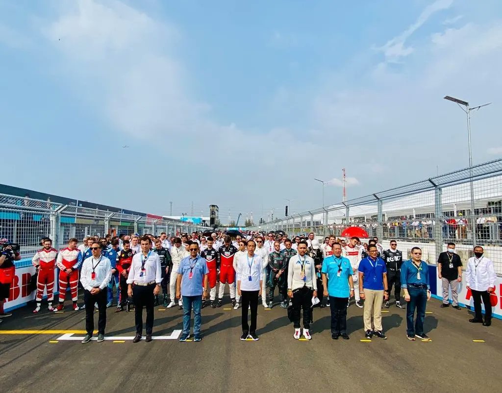 PartaiPerindo's tweet photo. Selamat dan sukses atas penyelenggaraan ABB FIA Formula E World Championship di Sirkuit Formula E Ancol Jakarta Utara
#PerindoUpdate #PartaiPerindo #Perindo #UntukIndonesiaSejahtera #PartaiMilenial #PartaiAnakMuda #PartaiKekinian #FormulaE #JakartaEprix #FormulaEprix https://t.co/7gnEztucps