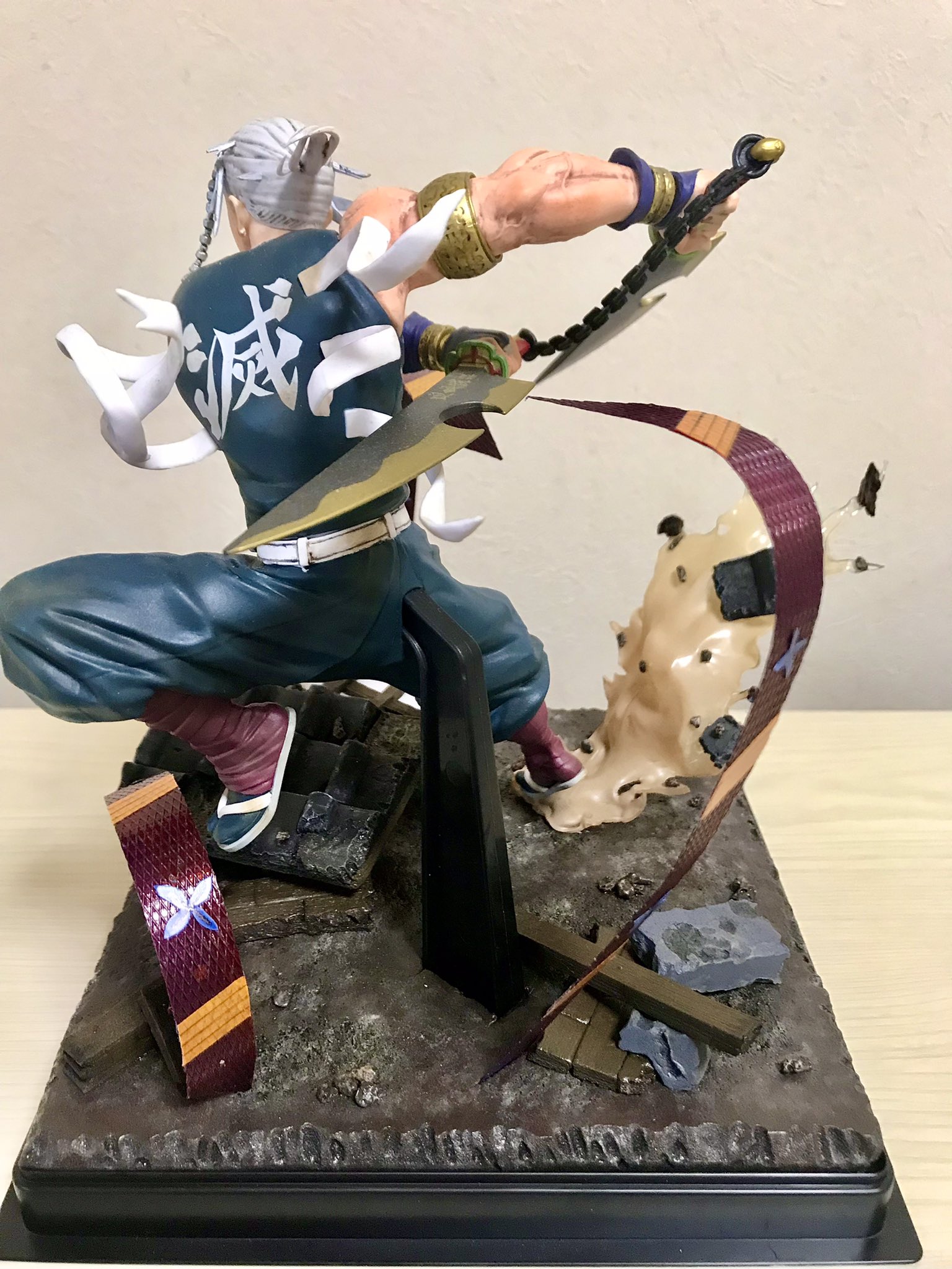 しのぶ出品　鬼滅の刃　ジオラマ　フィギュア　宇髄天元 しのぶ出品 鬼滅の刃 ジオラマ フィギュア 宇髄天元 鬼滅の刃