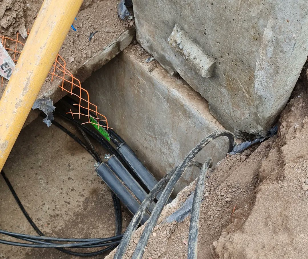 CbaAmbiente's tweet photo. 🙋🏽‍♂️🙋🏽‍♀️ Con los 68 nuevos nodos, la #RedDigitalCórdoba llegará a más de 86.100 habitantes en 21 departamentos. Sumado a los 99 nodos de la primera etapa, la red alcanzará a más de 2.740.000 ciudadanos. ⁣⁣⁣

#ConectividadCBA https://t.co/JiU82IjGXD