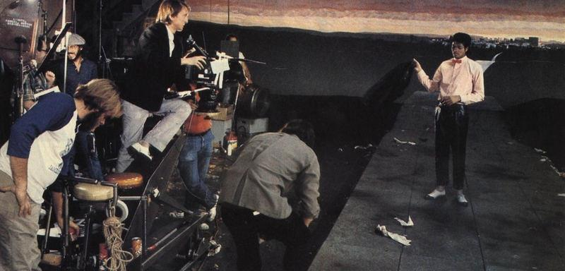 1minus1equal35's tweet photo. Behind the scenes of the Billie Jean music video, 1982. https://t.co/LMaJjwl71u