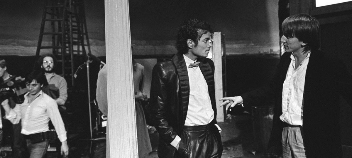 1minus1equal35's tweet photo. Behind the scenes of the Billie Jean music video, 1982. https://t.co/LMaJjwl71u