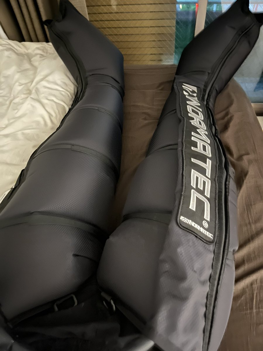 ReiaIwade's tweet photo. 前回のMGCの時の強化費で購入させてもらったコンプレッションマシーン。本当に買って良かったと思えるケア用品❤️
#Normatec #caretime https://t.co/mAGUV1Wn1f