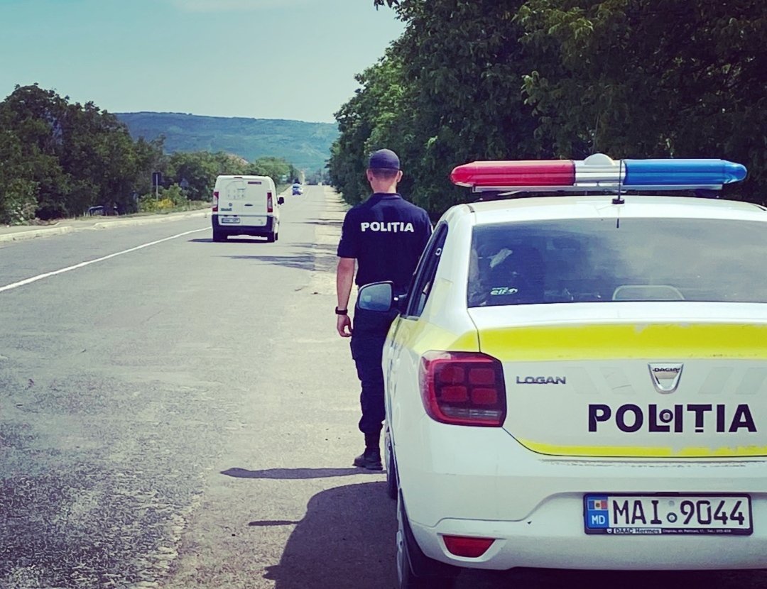IPNisporeni's tweet photo. 🤗 O #zi_perfectă de weekend este vara, atunci când #soarele_străluceşte ☀️, #vântul_adie 🌬️, iar colegii noştri 👮🏻‍♂️🚔👮🏻‍♀️ sunt #la_datorie pentru menţinerea unui climat de #siguranţă 🛡️ în #comunitate 🏘️👨‍👩‍👧‍👦! 

🤗 O #zi_frumoasă și în #siguranță, #vă_dorim! 

#IP_Nisporeni 🏪 https://t.co/wU8IZYG9I0