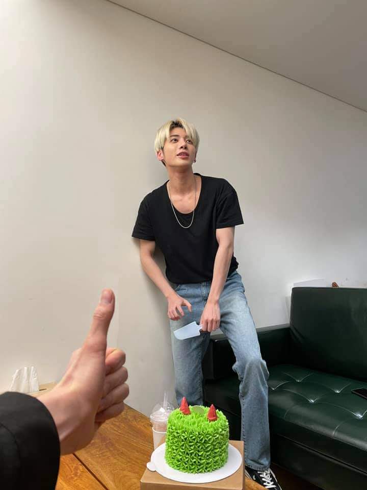 lgbttaejun's tweet photo. yeonjun through taehyun's perspective: a thread https://t.co/NGbL2i9sO5