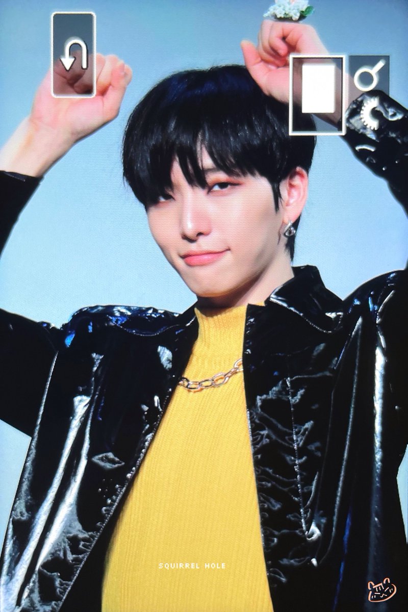 SquirrelHole67's tweet photo. 220604 사운드웨이브 팬싸 프리뷰
🐿️

#서호 #SEOHO #원어스 #ONEUS https://t.co/4TfSHc4mvu