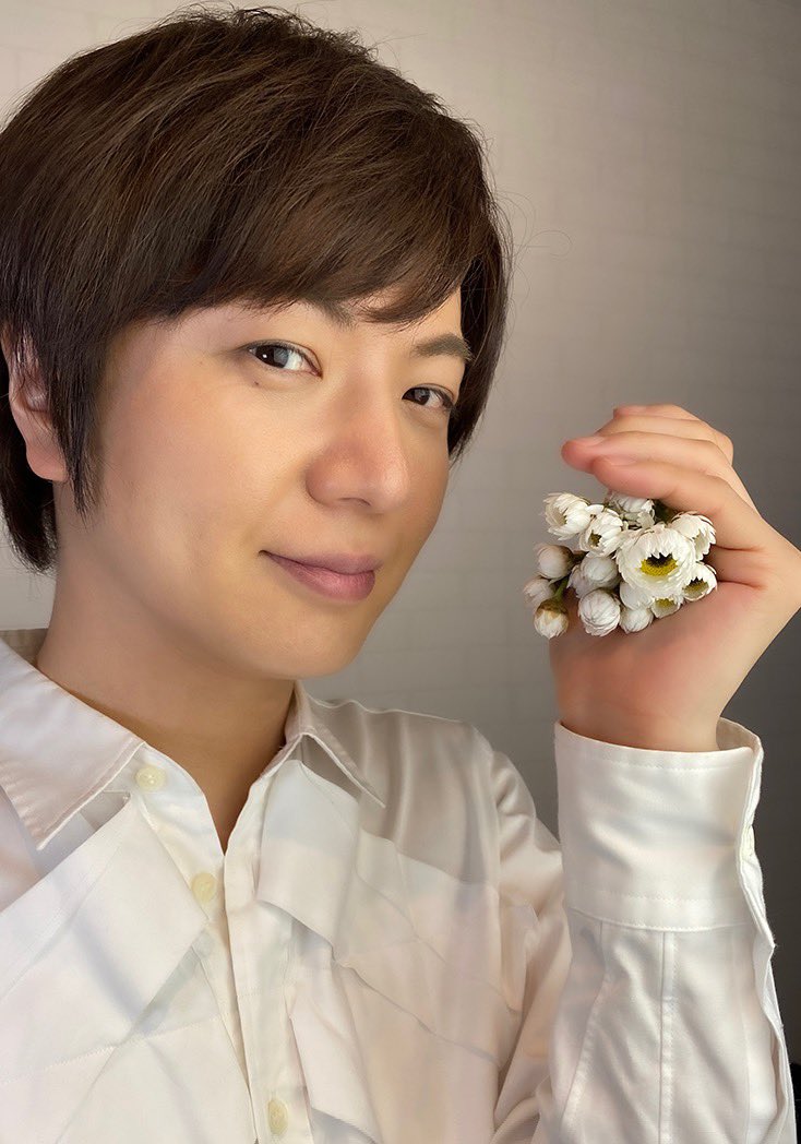 تويتر Minaちゃん على تويتر Takeshima Staff 今晩は 大好き な宏君も今日も1日 お疲れ様でした ローダンセ可愛いお花ですね 終わりのない友情いい言葉ですね 宏君とひろネットの皆さんとの縁も永遠です 微笑もイケメン宏君の写真と今夜も忙しい中