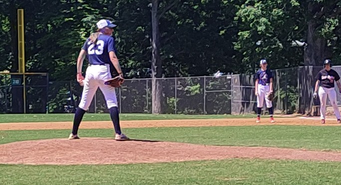 AtlanticStorm1's tweet photo. 16 year-old Emma Howorth threw 3 shut out innings for @AtlanticStorm1 vs the defending champion New England Red Sox in Monday's gold medal game at the 2022 Diamond Classic. ⚡⚾🔥 #WomensBaseball https://t.co/bruhPfDaki