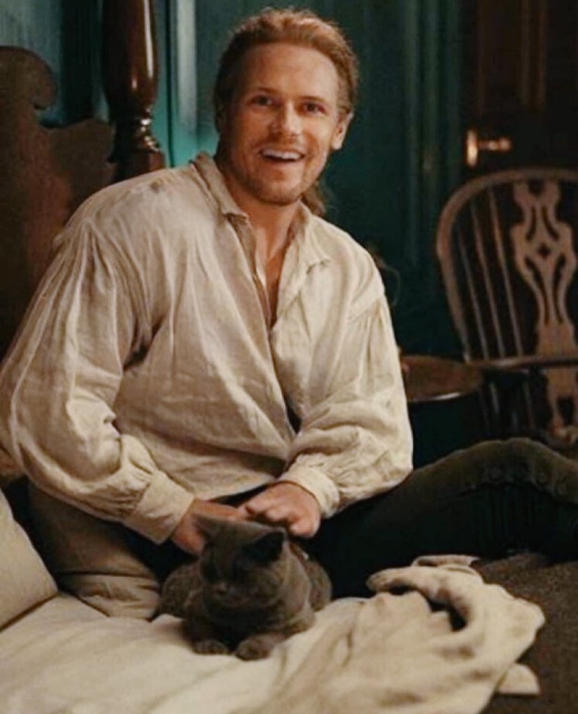 OUTLANDER_LAT's tweet photo. Cómo no enamorarse de esa risa?.. #JamieFraser #SamHeughan #Outlander https://t.co/nHOLBbBh0X