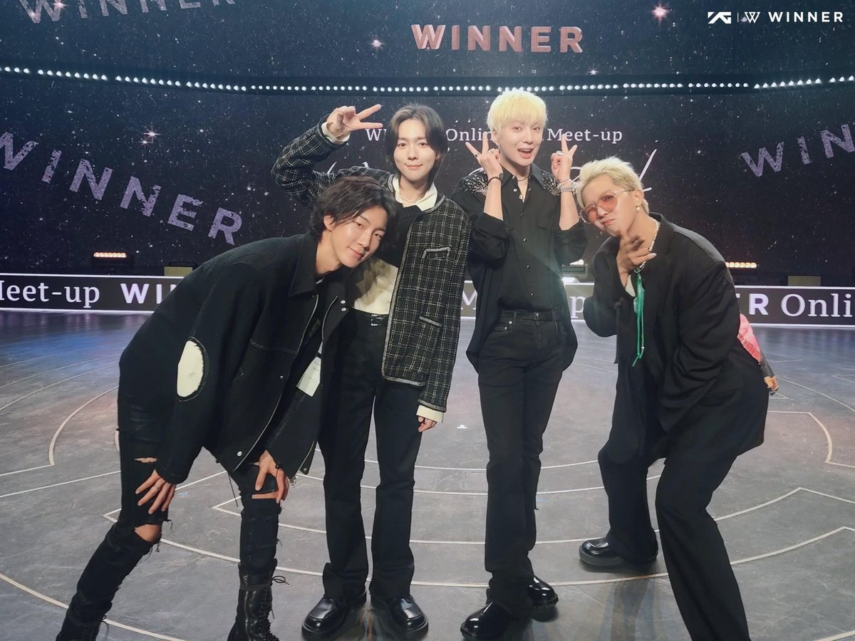 almxnddxx's tweet photo. 💙💙💙💙🤟🏻
#THANKYOUWINNER
#WINNEROnlineFanMeetup https://t.co/q951dtfW6x