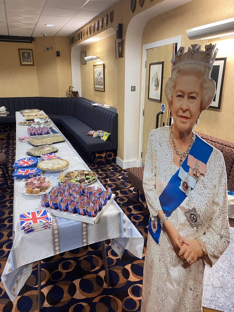 BeattieDoug's tweet photo. Lovely jubilee even &amp; plaque unveiling at the Portadown RBL. 

Well done all those involved. #platinumjubilee2022 https://t.co/sH35qXtR07