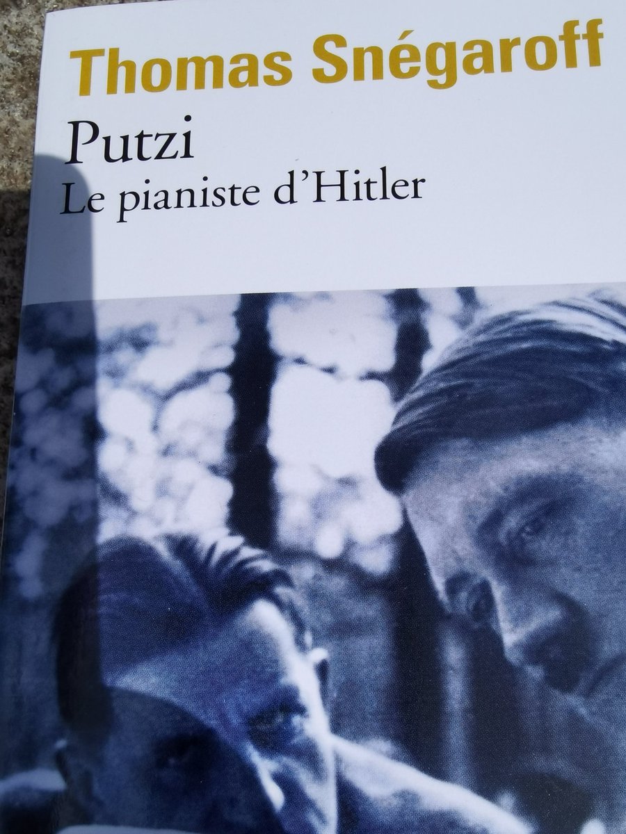 BrunoGonidou's tweet photo. Le soleil. Un café en terrasse. Et #Putzi de @thomassnegaroff à portée de main.
Les plaisirs simples de la vie https://t.co/SAzU0Kovtm