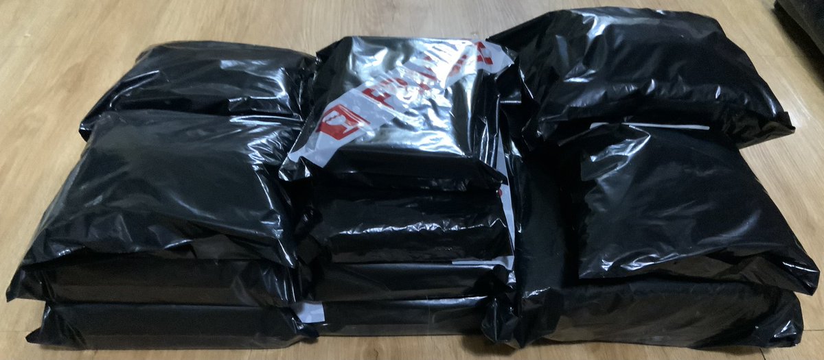 phgoldenhour's tweet photo. Orders shipped out today~
Sa lahat po ng nasendan namin ng sco link, please co po on or before 6.6~ ready for ship out na po yung orders niyo 😊

For other buyers, ongoing pa po ang sending ng photos/vids + packing. Maraming salamat po sa patience niyo 🥺 https://t.co/VTH5OJVQTF