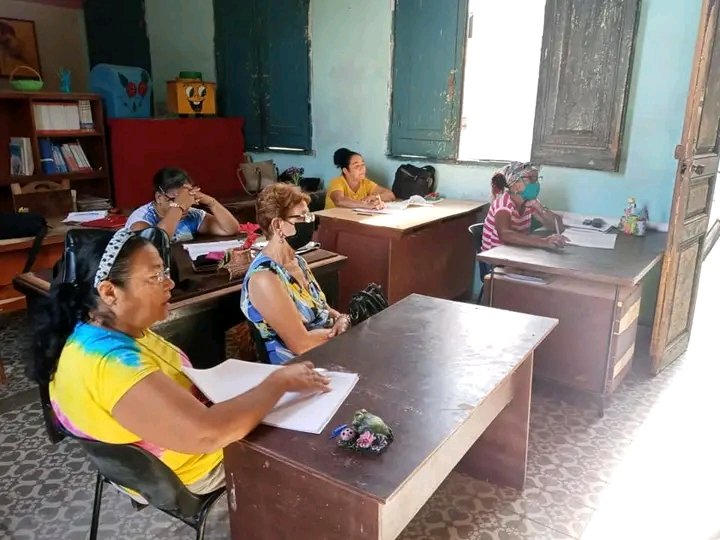 EdismeydaC's tweet photo. El equipo de la Primera Infancia de la @DmeCamaguey visualiza los temas del Seminario Preparatorio del curso 2022-2023. #EducaciónDeCalidad. @CubaMined #juniodme. https://t.co/XGXEj60Orb