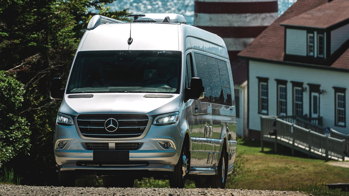 MBvansUSA's tweet photo. Large bed, fully equipped kitchen, big windows to take in the views, and a workspace for your #WFH convenience. This isn’t just a list of summer 2022 necessities, it’s a list of everything available to you in an @Airstream_Inc Interstate 24GT. What a coincidence. #RVPartner https://t.co/WIsObAdZtN