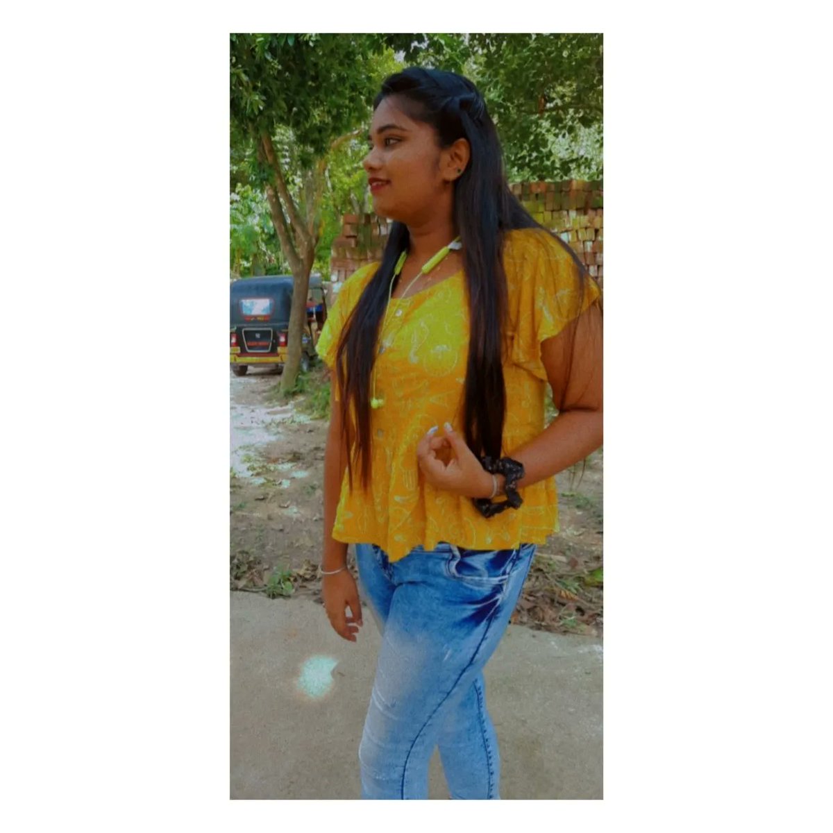 Puchi_Das1's tweet photo. Yellow lover 💛 💛💛 https://t.co/KjV0IF3HhK