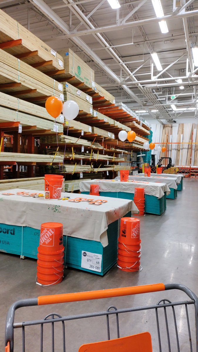 Store 0564 is ready for #kidsworkshop 🐟