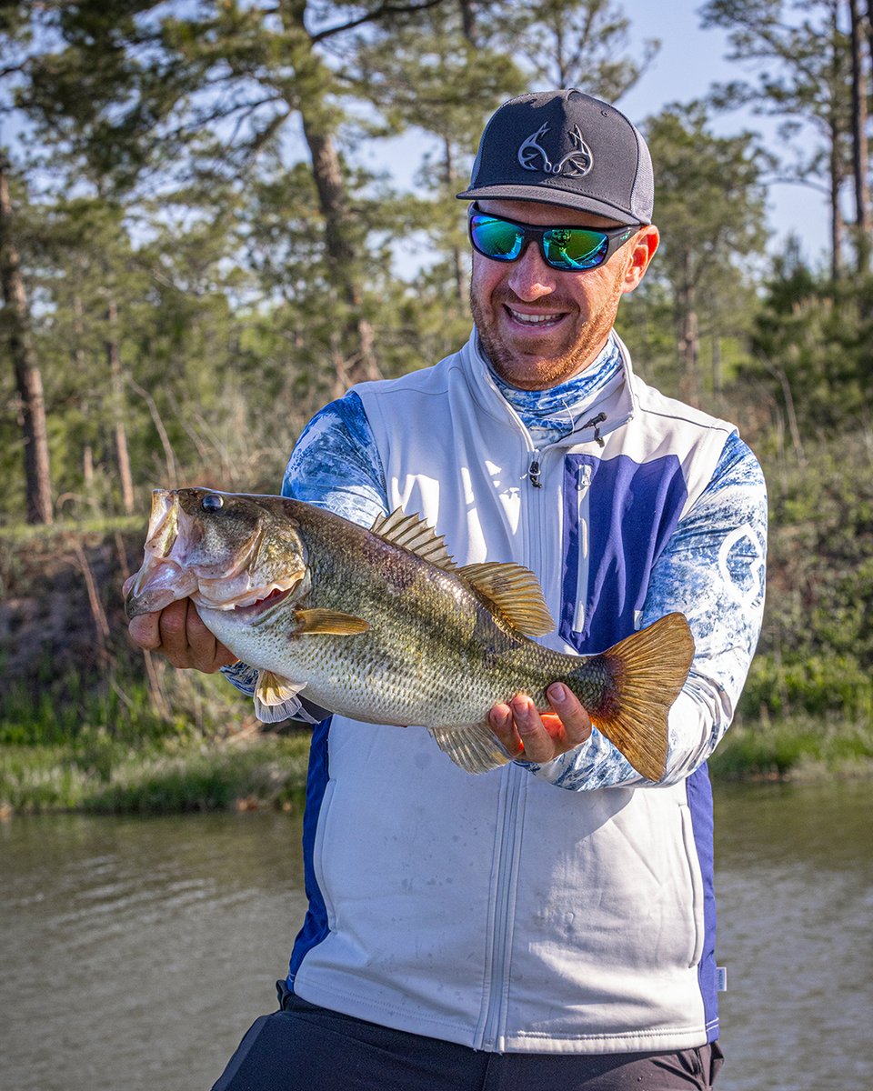 Realtree's tweet image. New @Academy gear in Realtree Fishing ASPECT. 

Shop now: realtree.me/3m2qHVp

#RealtreeFishing