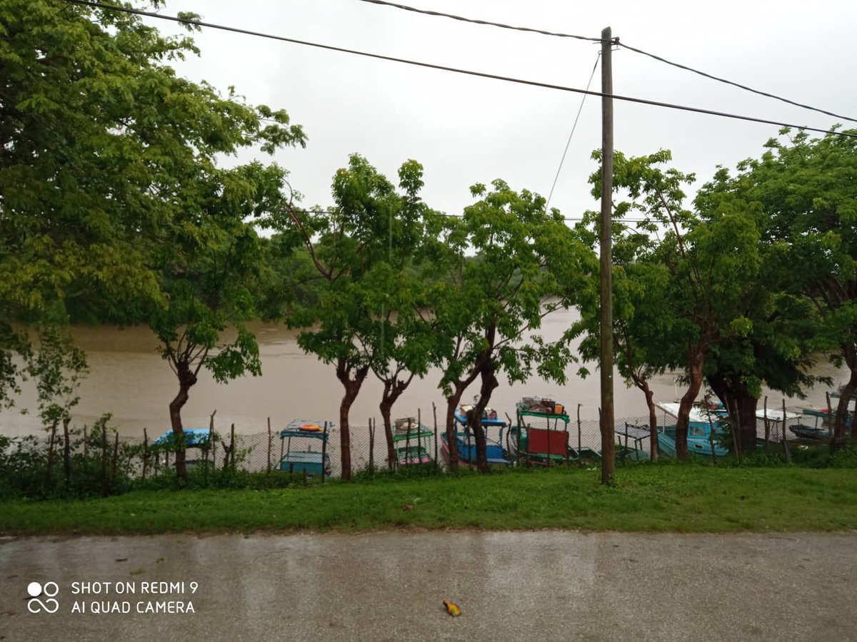radiocmhw's tweet photo. #VillaClara #PreparadosYAlertas En #Encrucijada, listos y preparados para proteger las vidas humanas y los objetivos económicos y sociales de sus comunidades, ante las intensas #lluvias en la región central del país, organización y prevención. ✍️  📸 @Alberto47726054 https://t.co/1XdVp7864A