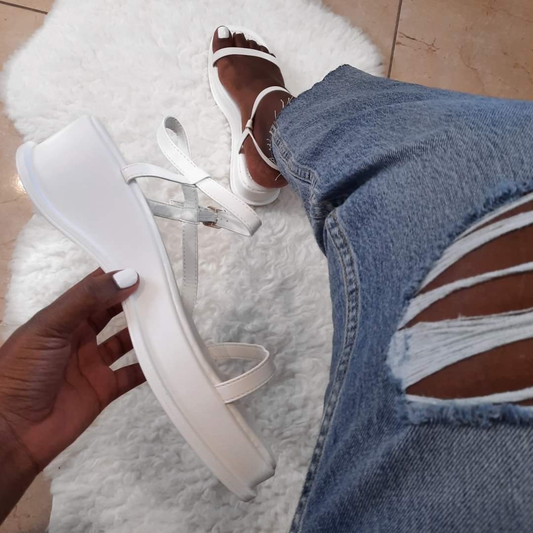 solevalleyshoes's tweet photo. Mixing comfort and style is always a vibe. 😉 Get #soledout at Sole Valley!

Search "Love Bomb" on https://t.co/vrd0tZssGo to see available sizes.
Price: $34

☎️ 601-2649
📱557-0353 (whatsapp) https://t.co/WqPtrM07ZG