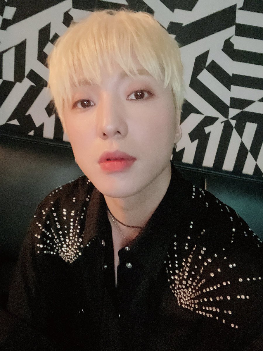 official_yoon_'s tweet photo. 💙💙💙💙 https://t.co/e1VYjxTnz1