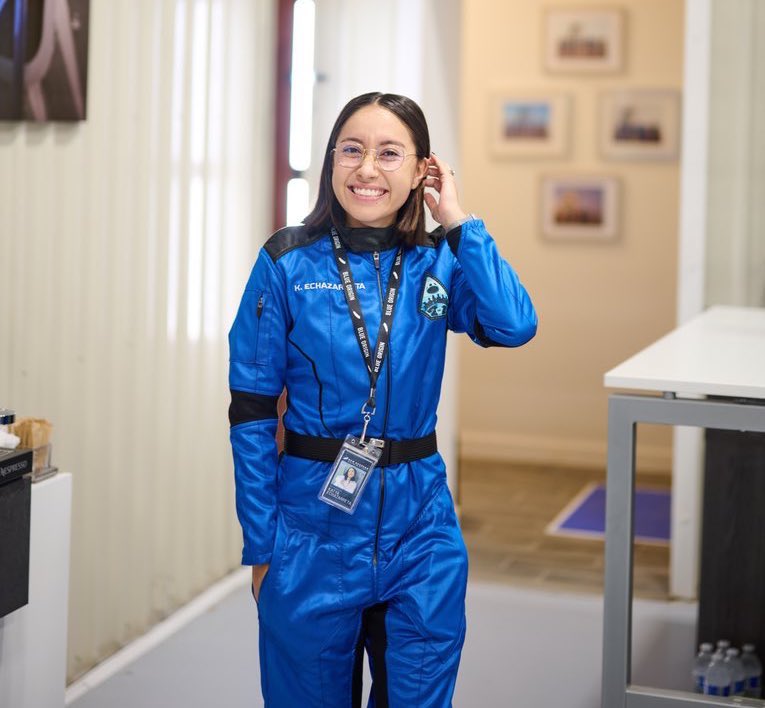 FerCanalesF's tweet photo. #OrgulloNacional | Hoy es el día. Katya Echazarreta se convierte en la primera mujer 🇲🇽 en viajar al espacio. A bordo del #NS21 de @blueorigin, la ingeniera eléctrica será parte de la historia.

“Mi deseo es que veas esta misión, creas en tí, y sepas que puedes ser el próximo.”🚀 https://t.co/QxJwFdFN27