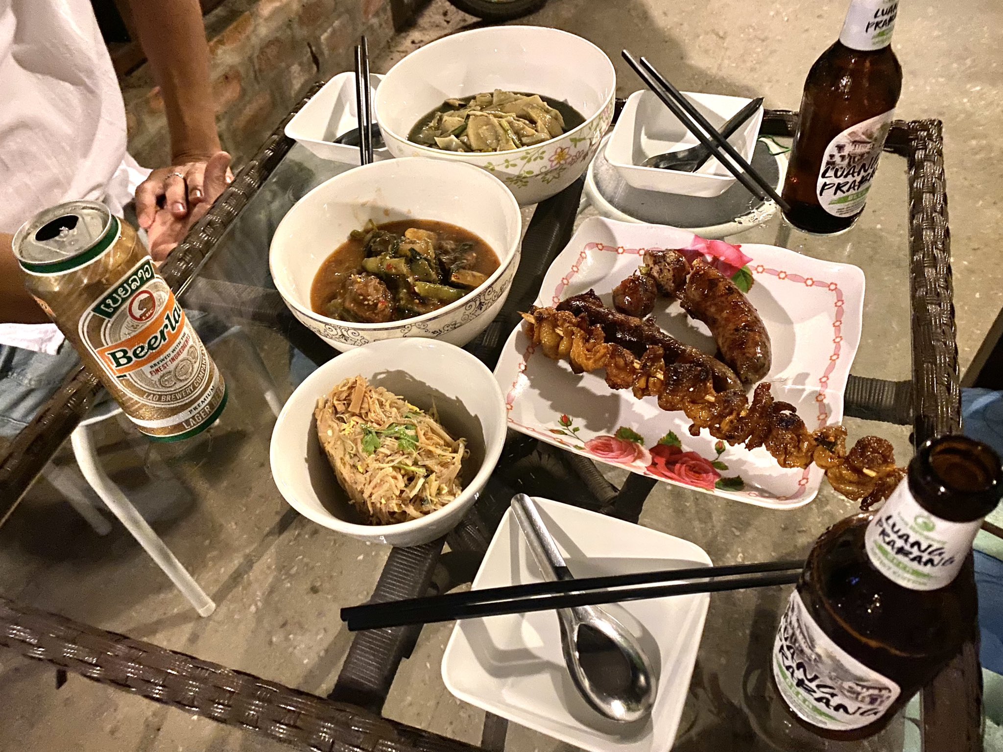 買った惣菜で宅飲みする件
