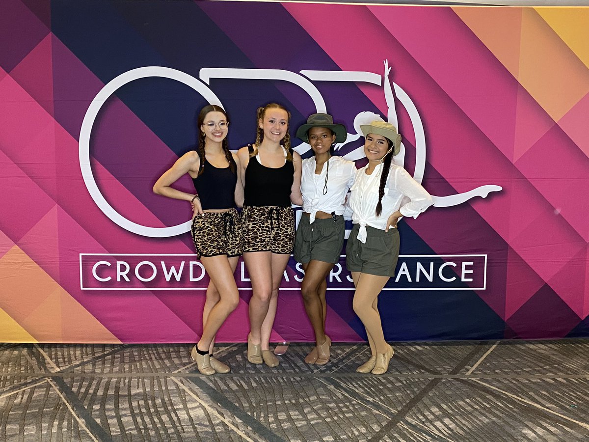LRHSEEDT's tweet photo. Our Varsity Dance Officers were SPOTTED being WILD and ready for Day 1 of Officer Camp! #cpocdfw https://t.co/Vs5pUAsKyz