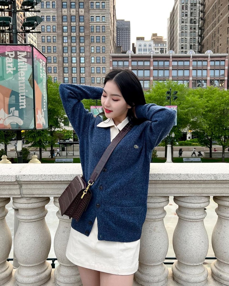 chaengnyan's tweet photo. 🌊🌿🧺🌺👜🍕 https://t.co/GT182TwK7v