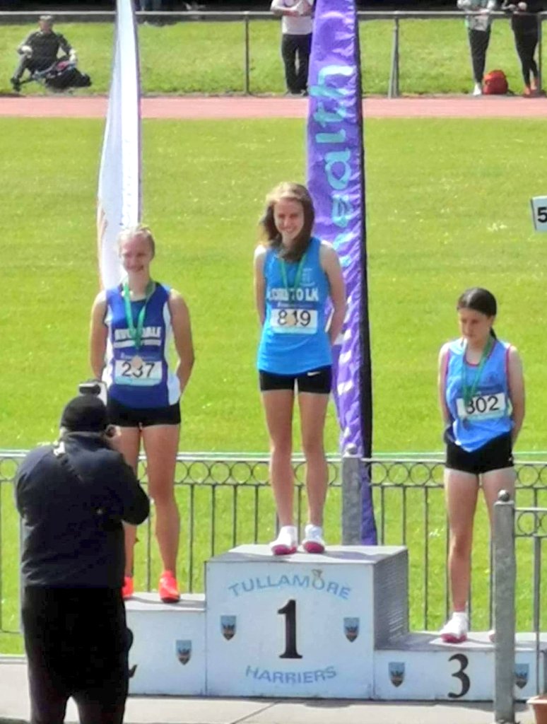 Congratulations to Emma Bonar who claimed gold 🥇in the All Ireland Schools Junior Girls 800m . ( Loreto Letterkenny)
Super performance Emma.