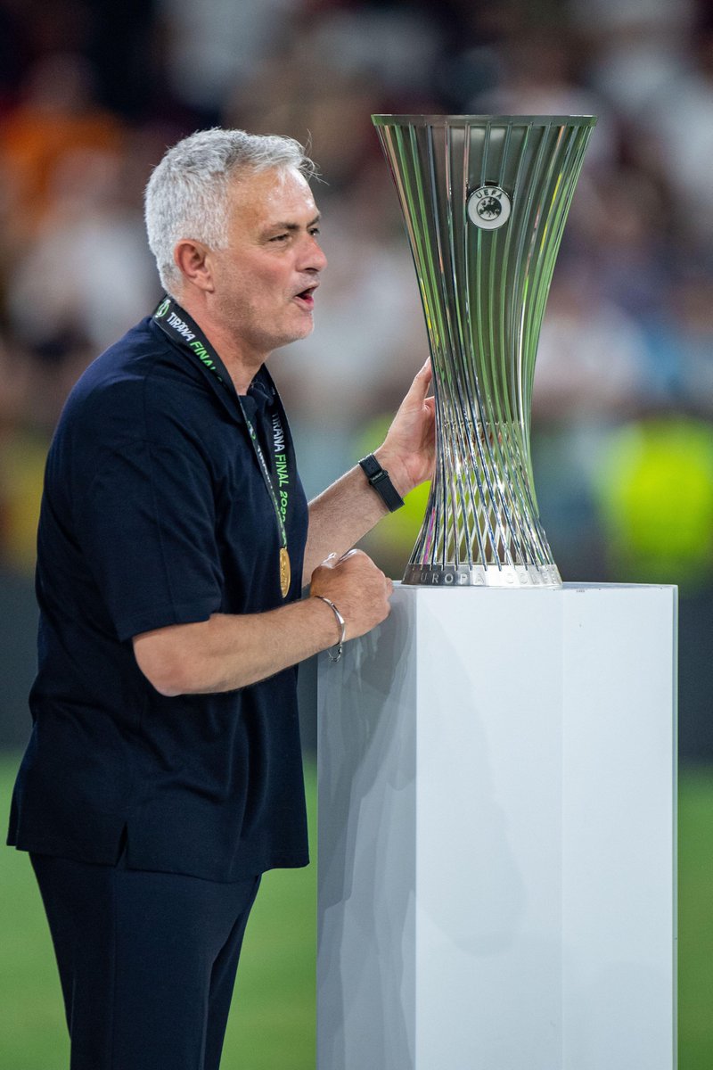 sportbible's tweet photo. BREAKING: Jose Mourinho is being strongly considered to become the new PSG manager. 

Via @talkSPORT https://t.co/PCK7z5cnuV