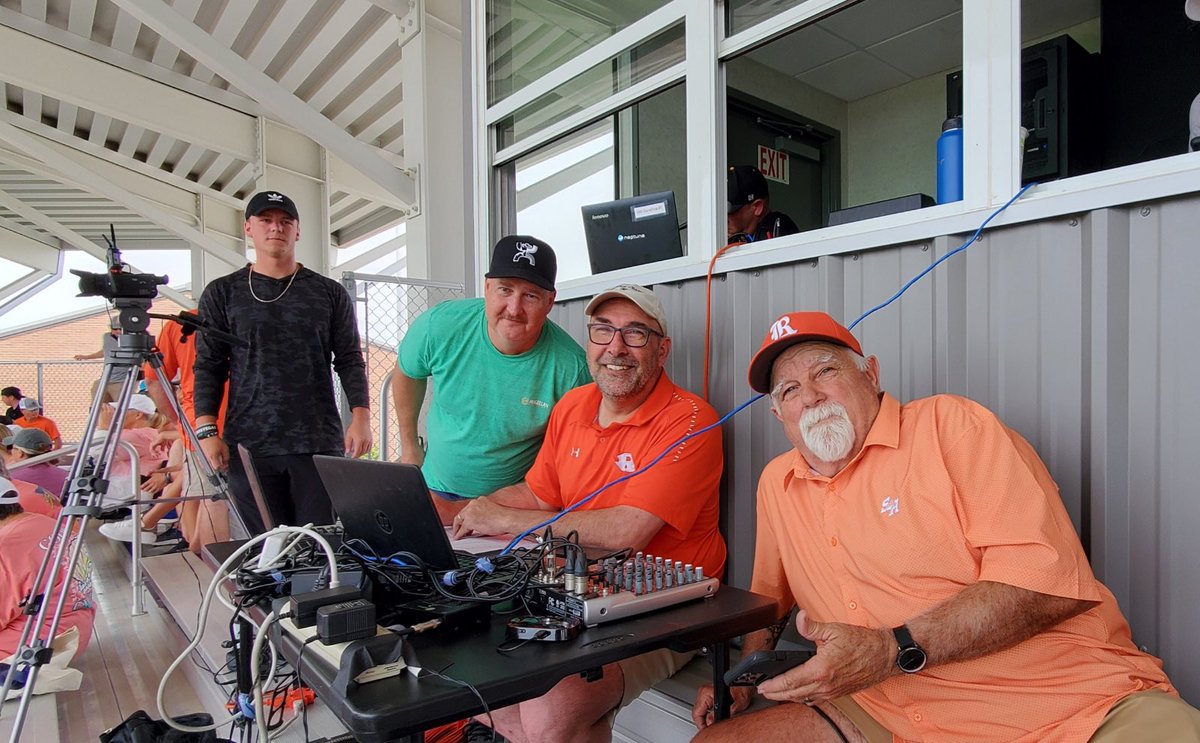 RISDAthletics's tweet photo. Those boys in orange are ready to call it for your Jackets! Mesquite Billy on 🎥 
Watch live at https://t.co/8QkBCO0YUj or https://t.co/NZomW5EWje 
#JFND | @Rockbaseball https://t.co/jFXPcOi1lc