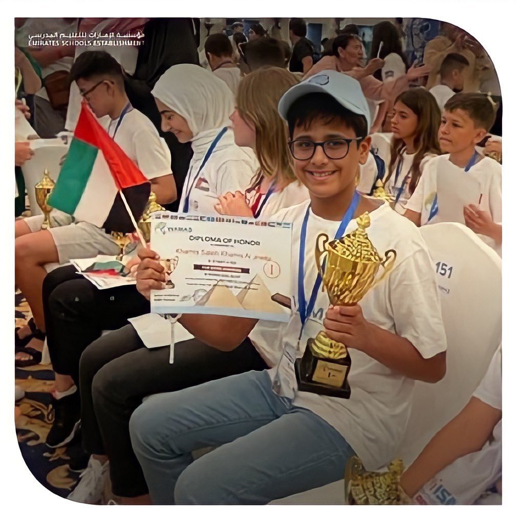 حقق الطالب خميس صالح الجنيبي الصف السابع المركز الأول في مسابقة الحساب الذهني في مصر، بمشاركة 19 دولة، حيث استطاع حل 100 عملية حسابية معقدة في 10 دقائق🇦🇪 مبروك يا بطل