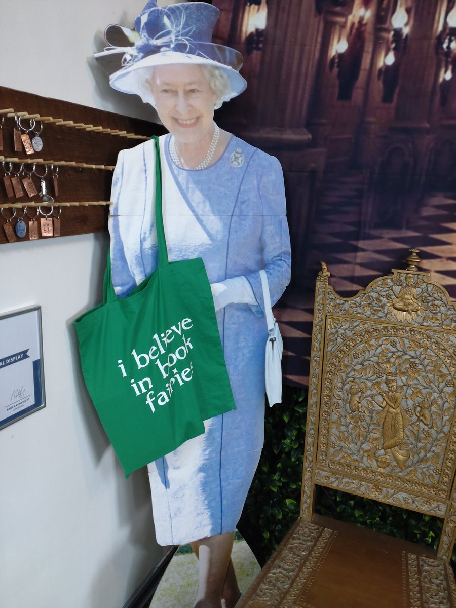 _AnnaBlight's tweet photo. The Book Fairies continue their #Jubilee weekend with another corker - The Three Dog Problem by S. J. Bennett - left at the #Pontefract celebrations.
#ibelieveinbookfairies #ThreeDogProblem #TBFThreeDog #TBFBonnier #PlatinumJubilee #TheQueen #HerMajesty #BookFairiesinCrime https://t.co/rCT23LiG14