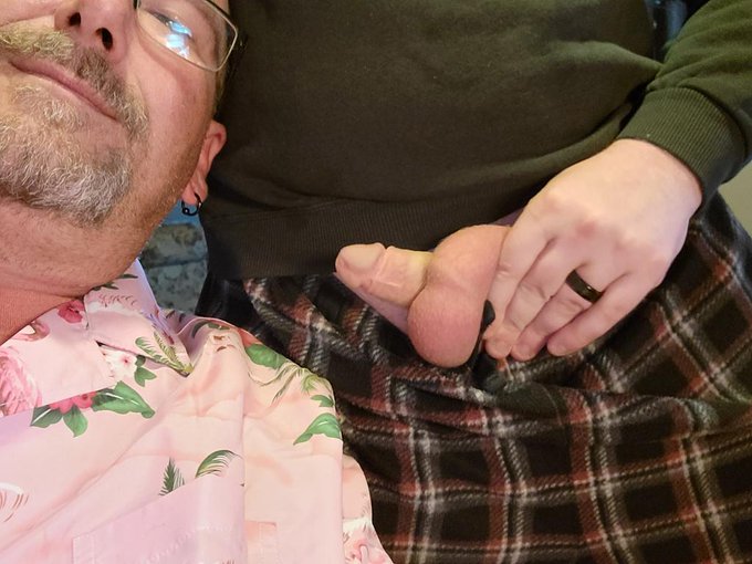 https://t.co/YJMmwuqQul
Cock n Hawaiian Shirts
#michaelandsean #gaybears #gay #hugebooty #gayslut #onlyfans