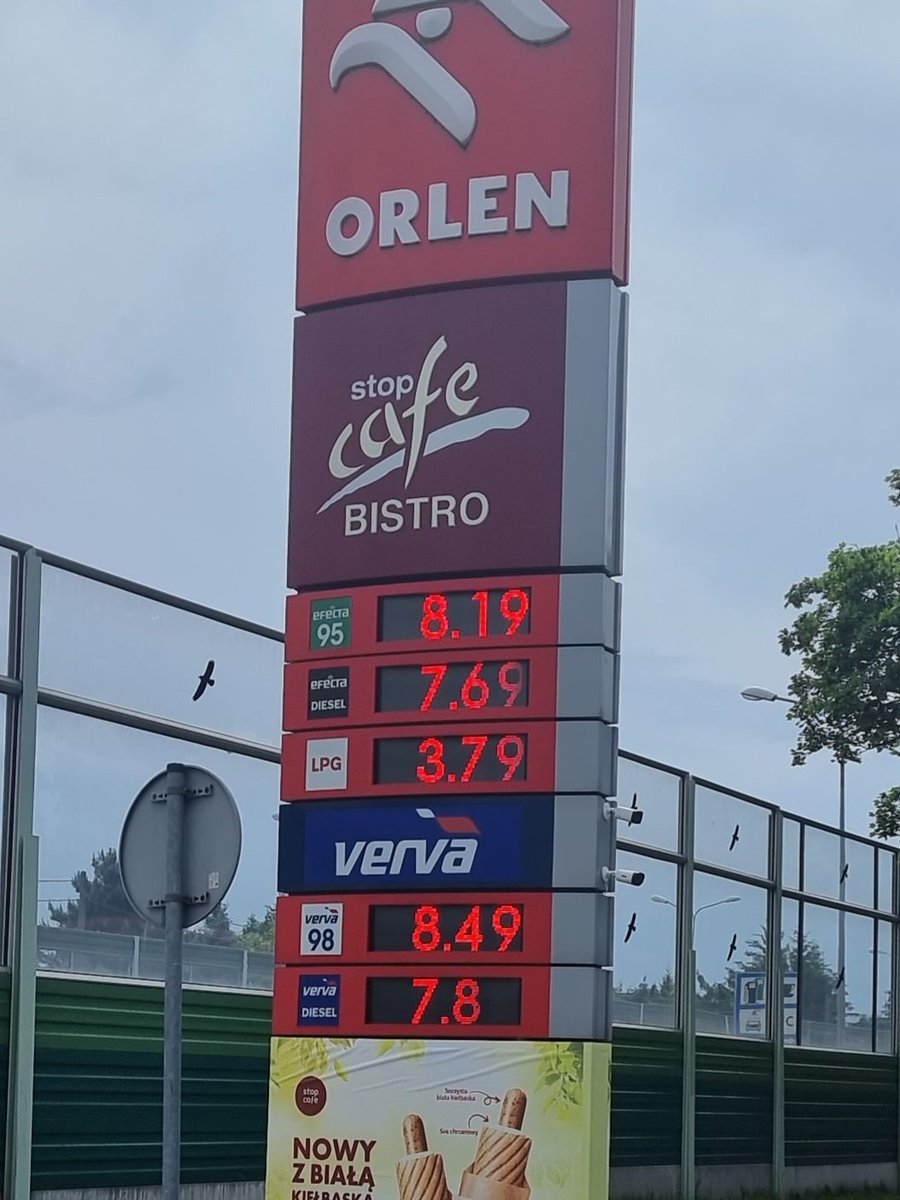 obserwatorum's tweet photo. "Imperialistyczny" @bp_Polska w Markach 7.96 zł za 1 litr benzyny Pb 95😀 "patriotyczny" @PKN_ORLEN w Jabłonnej 8,19 zł 😞 23 grosze różnicy !!! #PolskiŁad https://t.co/mkZU6lLkwz