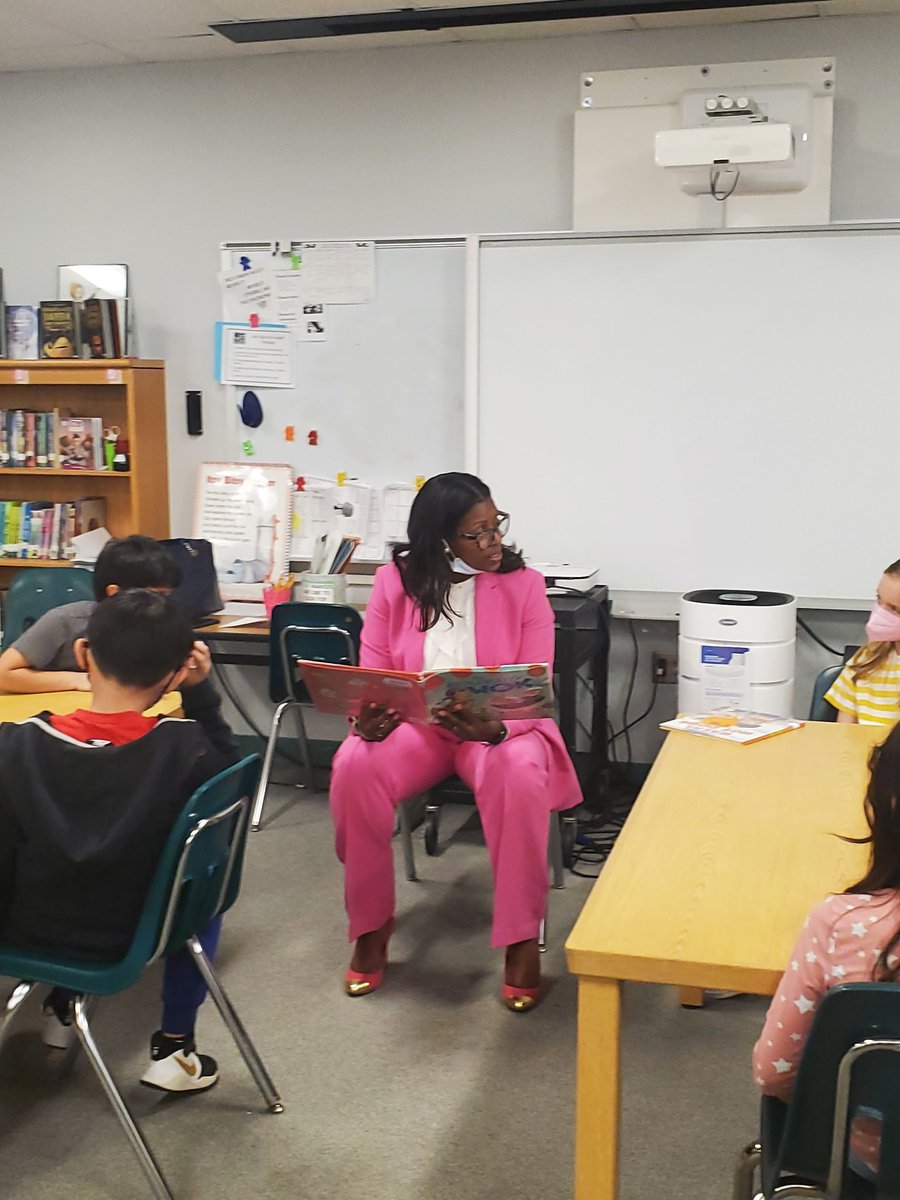 Asian Pacific Heritage Read-In at Drew Elem.  We celebrate friends of Asian Pacific Heritage during the month of May &amp;all year.  Thank you the APSstaff, the Delta Sigma Thetas of No. VA., &amp; the Prin &amp; students.  <a href="/Gaither_Tracy/">Tracy Gaither</a> <a href="/SuptDuran/">Francisco Durán, Ed.D.</a> @BarbaraKanninen <a href="/Amy3Hailey/">Amy Hailey</a> <a href="/CateCoburn/">Cate Coburn</a>