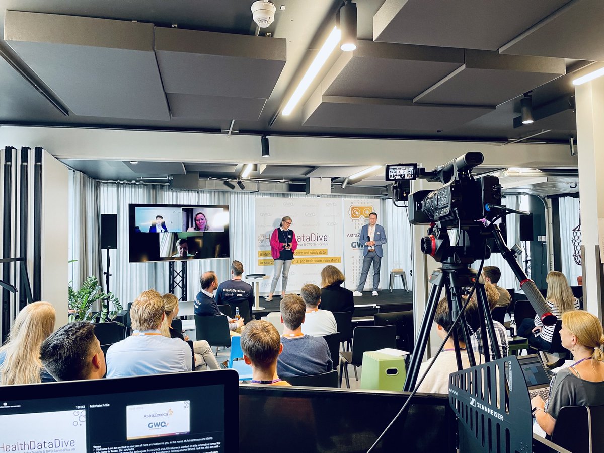 martin_blaschka's tweet photo. Nach 3 intensiven Tagen ging gestern der erste #HealthDataDive 🚀 - ein datengetriebener #Hackathon unter Nutzung von klinischen Studien- UND Real-World-Daten - in #Hamburg zu Ende. Ein großes Dankeschön an @AstraZeneca & GWQ für die tolle gemeinsame Organisation und Umsetzung.🙏🏻 https://t.co/C5Au9DRyo3