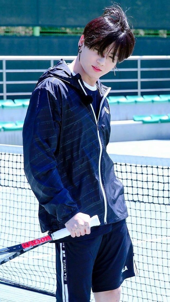Jungkoo_gukkk97's tweet photo. do you play outdoor games??🤔 https://t.co/k9GMWJjsLv