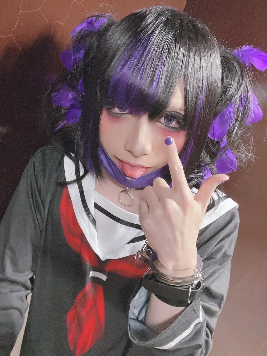 こんばんは。一週間おつかれさま。

#V系 #セーラー #男の娘 #女装 #女装男子 #あっかんべ