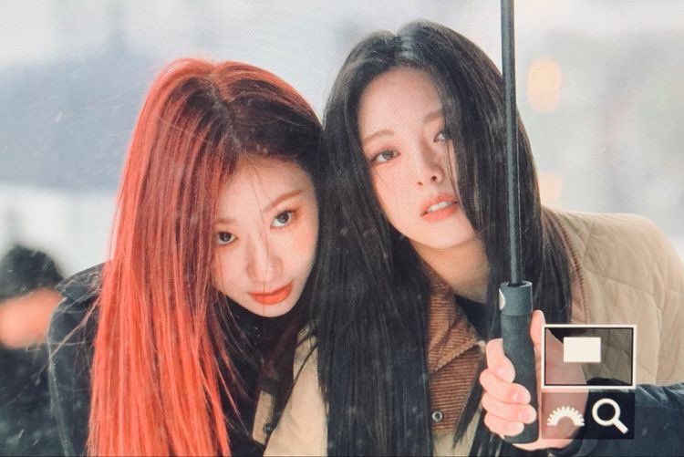 yunapizzaislyf's tweet photo. Happy birthday to one of the sweetest girls I know! Stay happy and healthy! Midzys are always here for you 💗

FOREVER WITH CHAERYEONG

#SunshineChaeryeongDay 
#생일자_채령나간다_길좀따까죠
@ITZYofficial https://t.co/GGlAqaW9WM