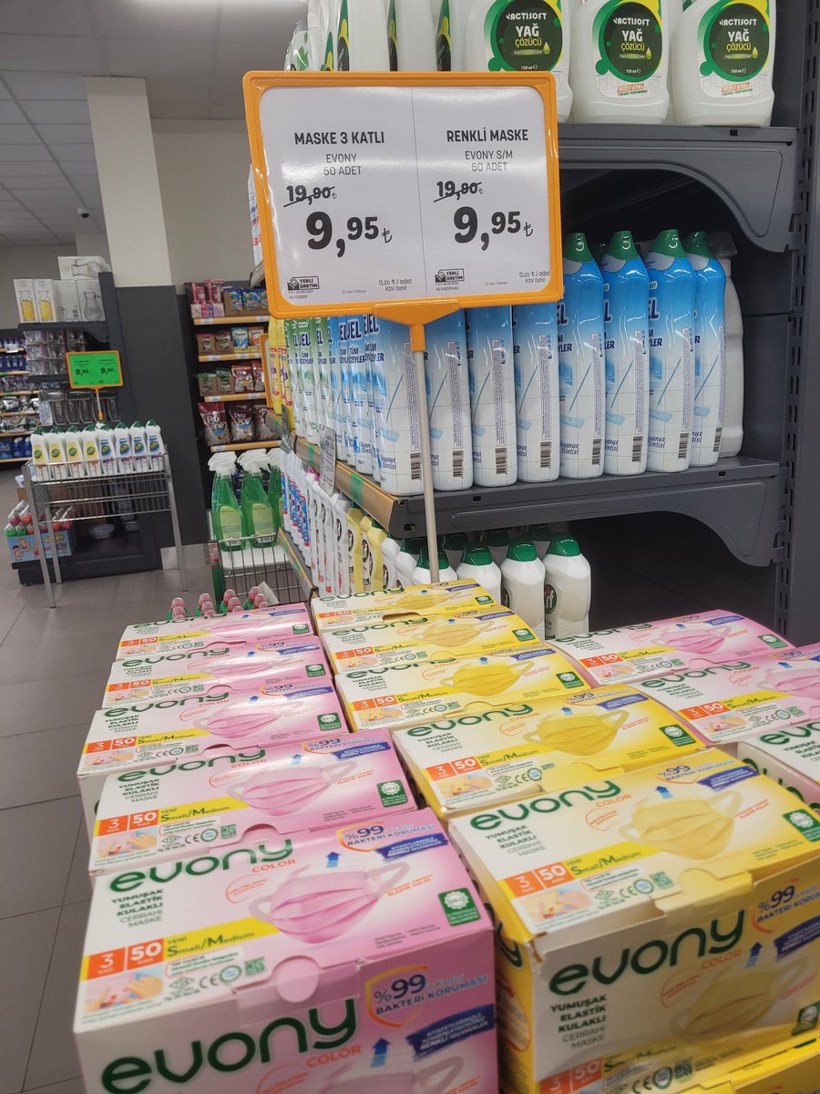 Salgın döneminde fiyatı 100 liranın üzerine çıkan maske 9,95 ten satılıyor. Aynı durumu ayçiçek yağı stokları, araç stokları kira bedeli artışlarında da görüyoruz. En büyük düşmanımız içimizdeki bu fırsatçılar..