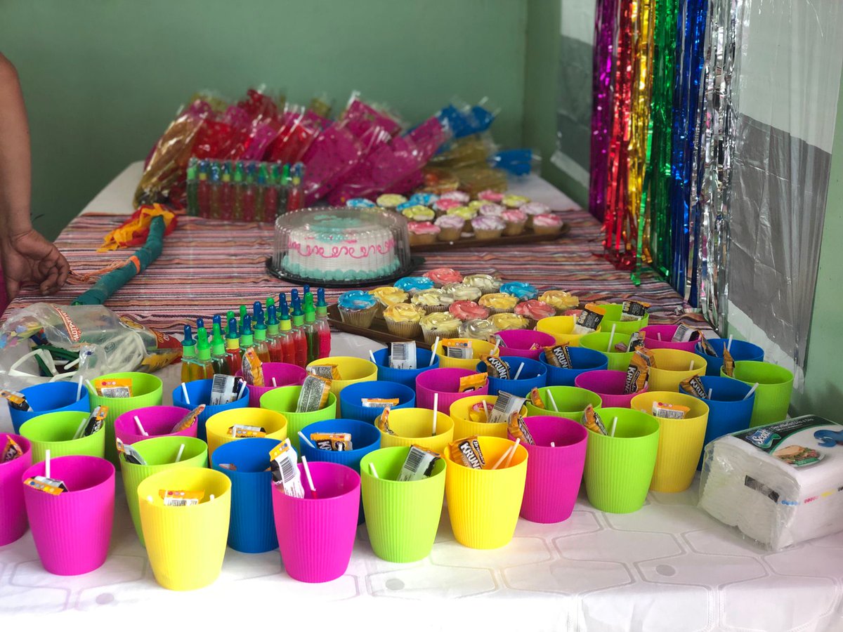 Silais_Leon's tweet photo. #4319FuerzaDeVictorias 
Entre golosinas, piñatas y mucha alegría trabajadores de la Salud del Centro de Salud Mantica Berio #SilaisLeón celebran el día del niño con sus hijos fomentando la unión familiar y compañerismo #SaludEnFamiliaYComunidad https://t.co/0s0oMS60Jd