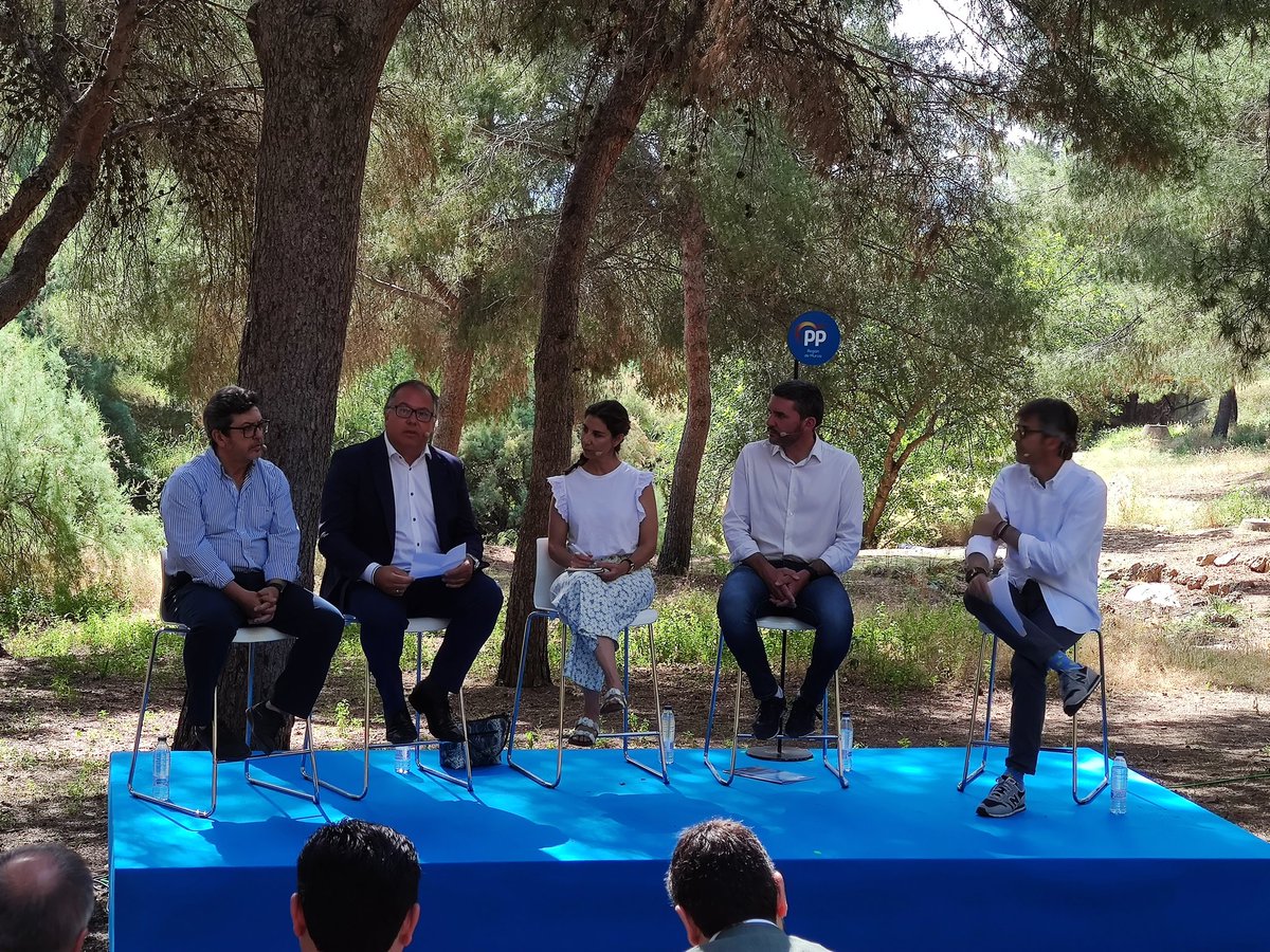 #DiaMundialDelMedioAmbiente

🌳 <a href="/LopezMirasF/">Fernando López Miras</a>: "El <a href="/PPRMurcia/">PP Región de Murcia</a> es el que mejor defiende nuestros espacios naturales".

🫱🏻‍🫲🏻 Apostamos por la economía circular, que garantice la máxima eficiencia de todos los recursos. 

#PPMolinaPropone