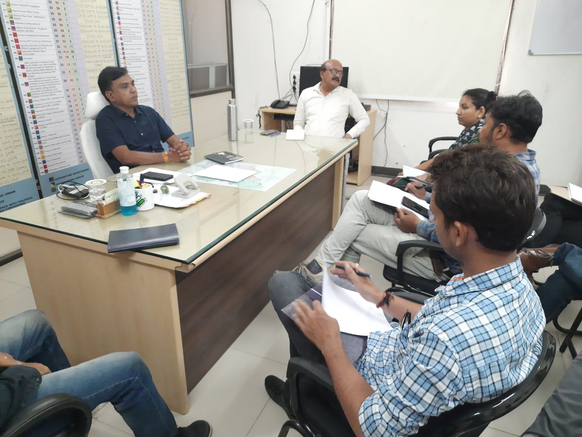 DeoJamnagar's tweet photo. નાયબ જિલ્લા ચૂંટણી અધિકારીશ્રી, જામનગરના અધ્યક્ષસ્થાને જામનગર જિલ્લાના તમામ મતદારયાદી નાયબ મામલતદારશ્રીઓ સાથે બેઠક યોજાઈ, આગામી વિધાનસભા સામાન્ય ચૂંટણી-૨૦૨૨ની પૂર્વતૈયારીઓના ભાગરુપે ચૂંટણી સ્ટાફ ડેટા બેઝ, સ્વીપ એકશન પ્લાન વિગેરે જેવી તમામ બાબતોનો રિવ્યુ લેવામાં આવ્યો.@CEOGujarat https://t.co/uck36YOsXl