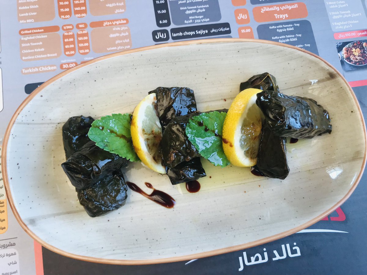lavleeferlenssi's tweet image. Appetizers ~ #Hummous #VineLeaves #Kubous from Dr. Ryash in #LandmarkMall 🫓 #CamFamFoodDiary2022 #MyHealthMyWealth #MadeInJordan #WeekendInDoha #HappyWeekendDoha #Zomato #ZomatoQatar 🍋