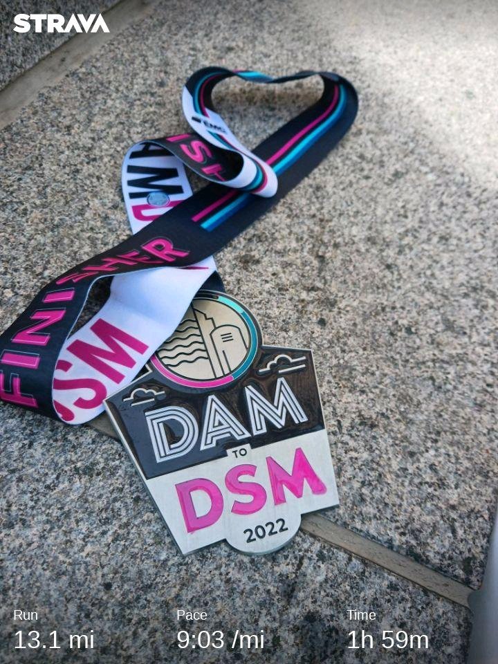 68381adc28e44a8's tweet photo. #yougotthis #halfmarathon #running #damtodsm Check out my activity on Strava: https://t.co/6ej5hYOxM4 https://t.co/5w5B46U8BJ