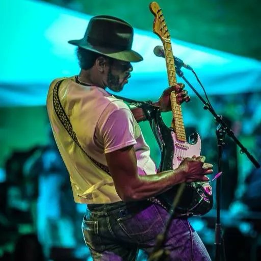 SeeRockCity's tweet photo. Every weekend through Labor Day, you can hear live music at #SummerMusicWeekends. Rick Rushing, who is related to the late musician Jimmy Rushing of the Count Basie Big Band, learned to play the Blues in the Scenic City. Rick plays every Friday from 11 a.m. to 7 p.m. https://t.co/LUXJvzZ4hs