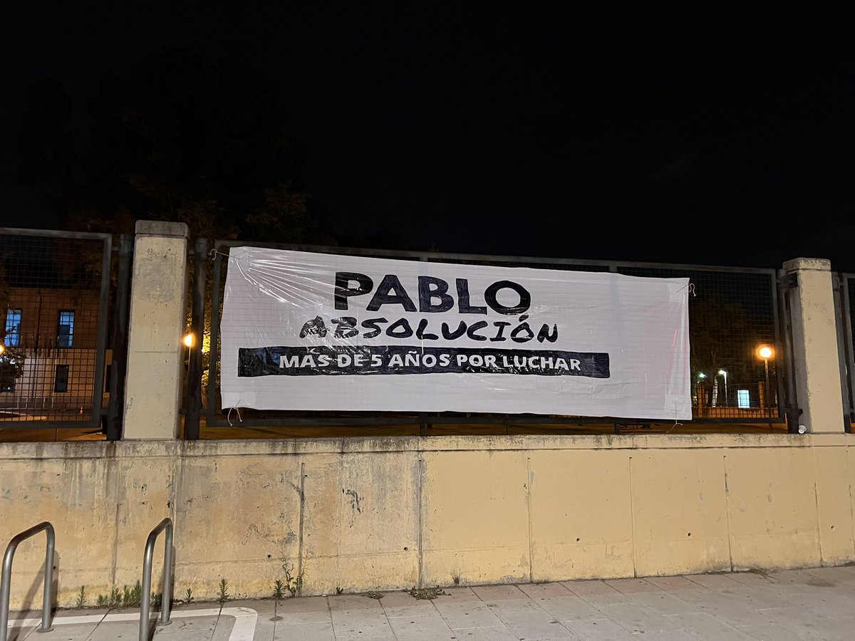 YescaMadrid's tweet photo. Toda Madrid estamos contigo.

Solidaridad ante la represión, #PabloAbsolución ✊🏻 https://t.co/koMnW2kVG5